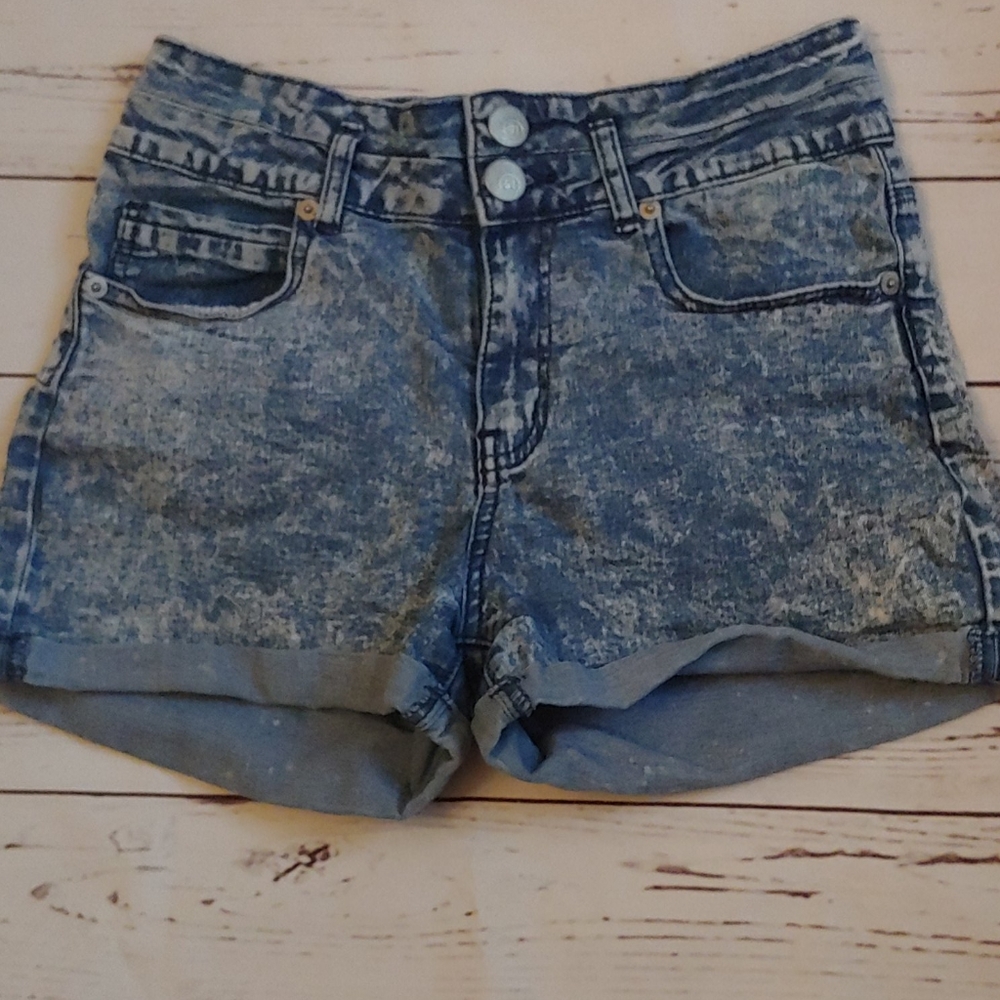 Acid wash high waisted shorts size 6